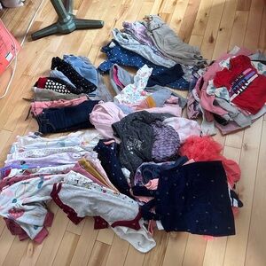 6 months lot / baby girl (some 9 months)